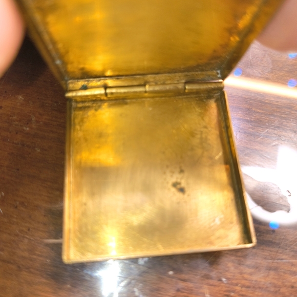 Luxurious Red and Gold Vintage Apple Decorative Box - With Mini Handmade Book - Picture 3 of 5